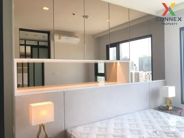 FOR RENT condo , Life One Wireless , high floor , BTS-Phloen Chit